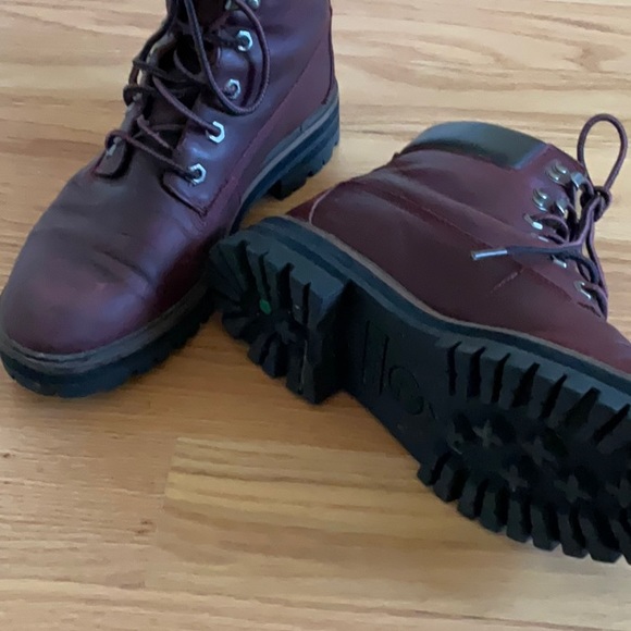 Timberland boots maroon lace up leather hiking boot. - Picture 3 of 4